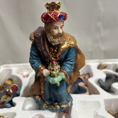 KIRKLAND - 13 Piece Porcelain Hand Painted NATIVITY SET w/ Gold