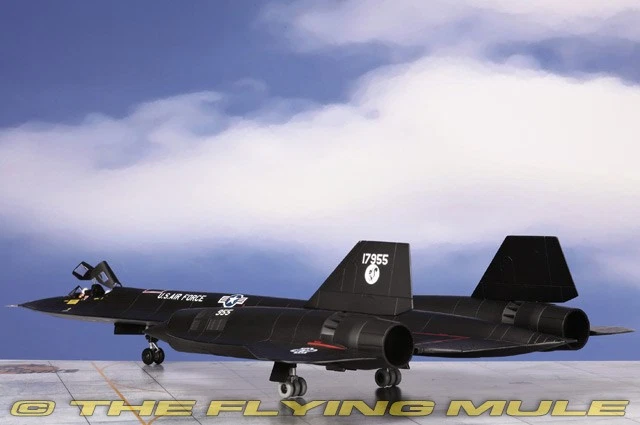 Century Wings 1:72 SR-71A Blackbird USAF Skunk Works - Image 2 of 4