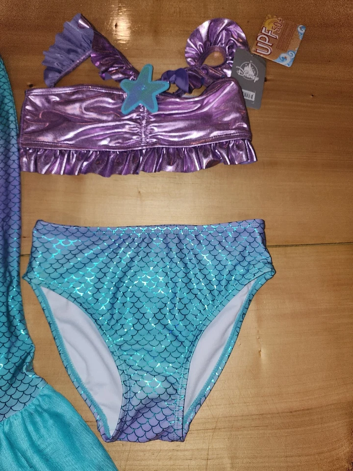 Nuevo con etiquetas Conjunto de traje de baño de lujo para niñas L *Talla 9/10* Disney Ariel bikini Sirenita Foto 2 de 4