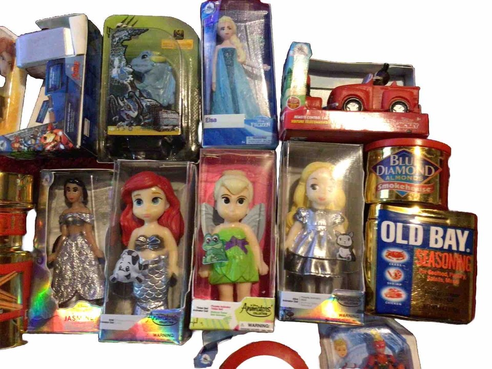 Disney 100 ZURU Mini Brands 26 Different Marvel Star Wars Toys dolls