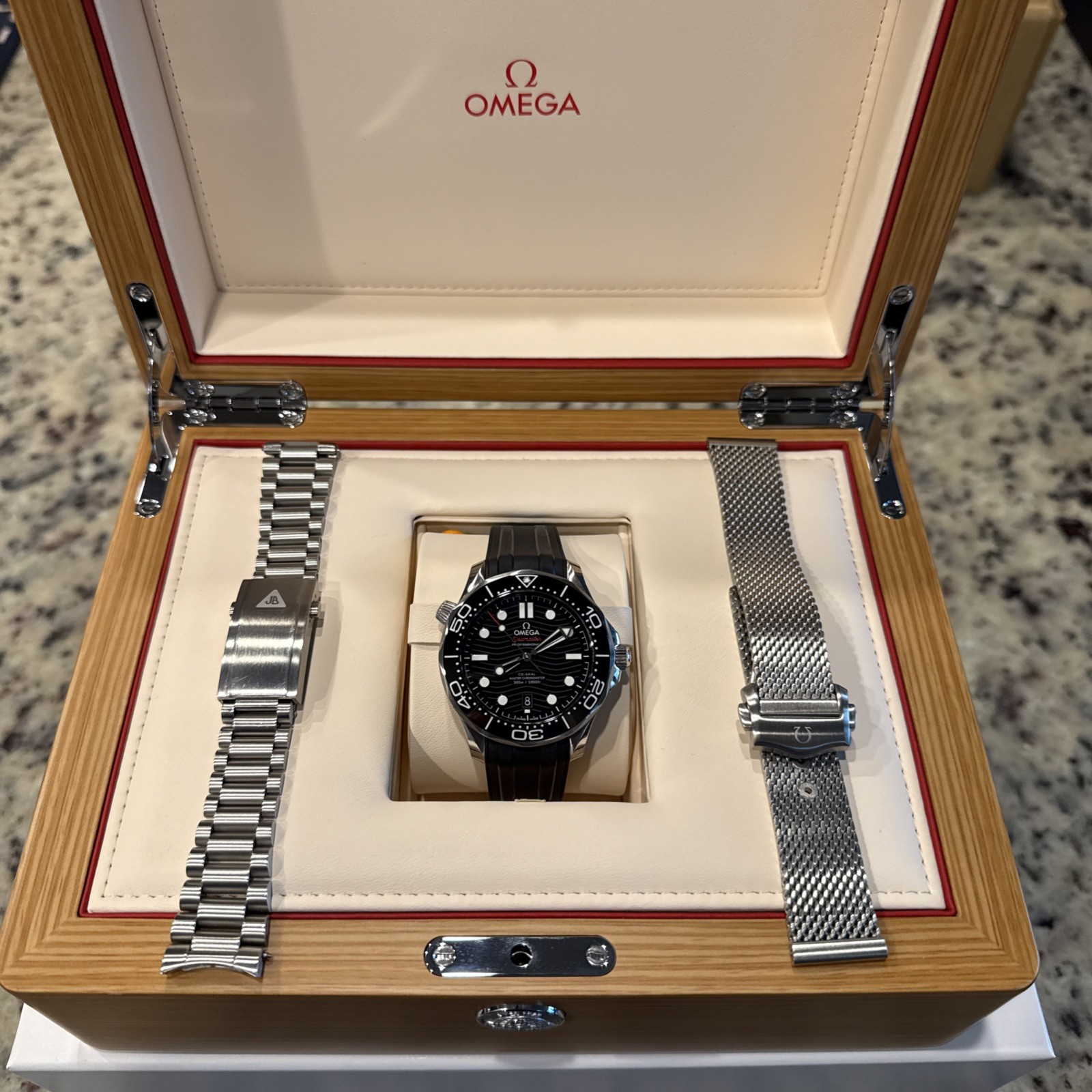 Men's 300M Papers Ref.210.32.42.20.01.001 Omega &amp; W193-3 w/Box Seamaster Diver - vintagewatches.pk