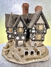 Falstaffs Manor #4973 David Winter 1986 Cottage Collection Retired 1991 8.5”x7.5