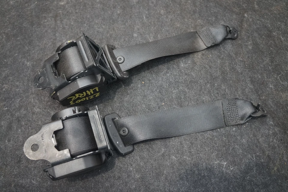 Juego 2 retractores cinturón seguridad trasero izquierdo derecho 72117259391 bmw m4 f82 2016 f32 f22 Foto 2 de 3