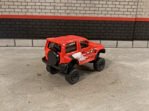 Mitsubishi Pajero Lifted 4x4 Truck 1/64 Diecast Custom Off Road 4WD Hot Wheels - Picture 5 of 14