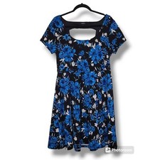 Torrid Black Blue Floral Short Sleeve Knee Length Skater Dress - Size 1X