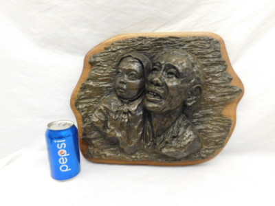 BRONZE PLAQUE MOTHER AND CHILD SCULPTURE SIGNED R7C 97
