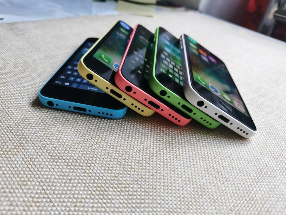 Tested , Very Good , Apple iPhone 5c 8GB/16GB/32G (Unlocked) A1532 (CDMA + GSM) - Image 3 of 4