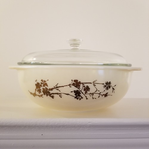 Vintage 1959 Pyrex Golden Branch 2qt. Round Casserole with Clear Glass Lid #024 - Picture 2 of 12