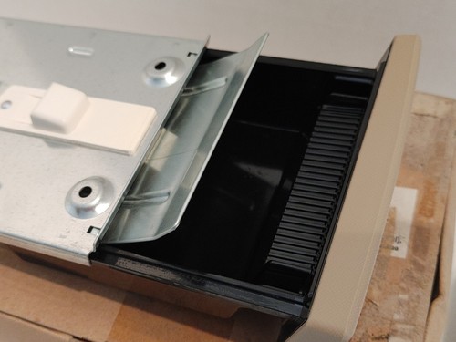 Honda 2005-06 CR-V Tan Ashtray 08U25-S9A-130 with wiring kit 08U25-S9A-1000-30 - Picture 6 of 12