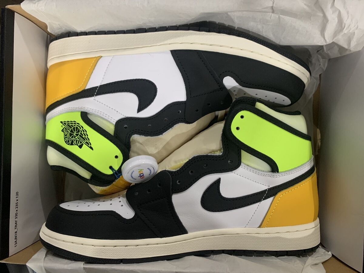 NEW Size 10 Air Jordan 1 Retro High OG Volt Gold (555088-118 NEW Size 10 Air Jordan 1 Retro High OG Volt Gold (555088-118