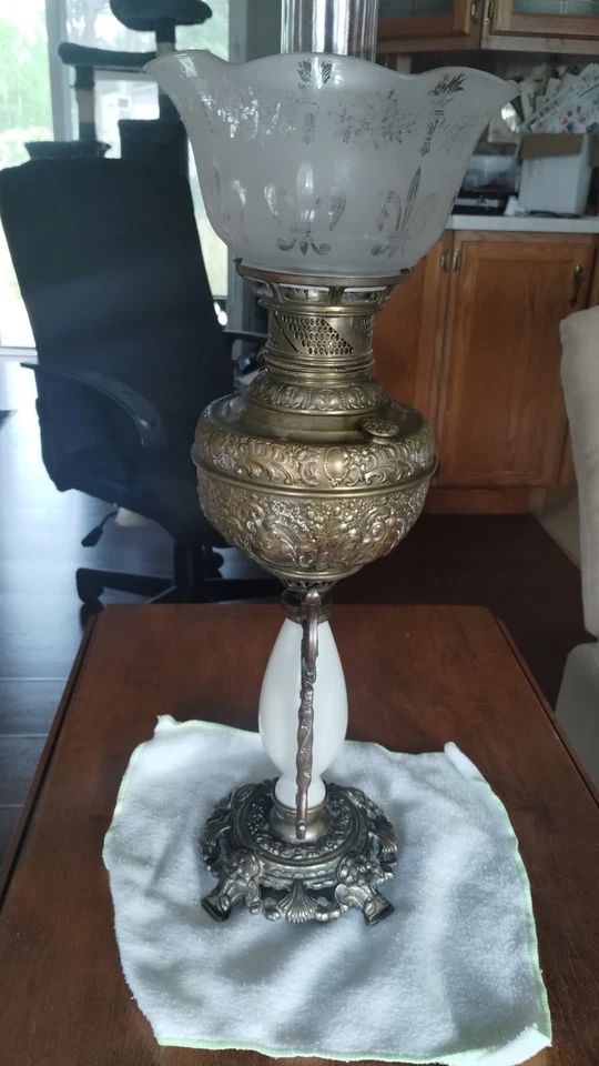 ANTIQUE THE NEW ROCHESTER LAMP CO OIL LAMP 28" EXCEPTIONAL - Image 4 of 4