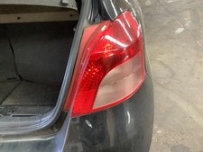 Feu arrière Toyota YARIS II