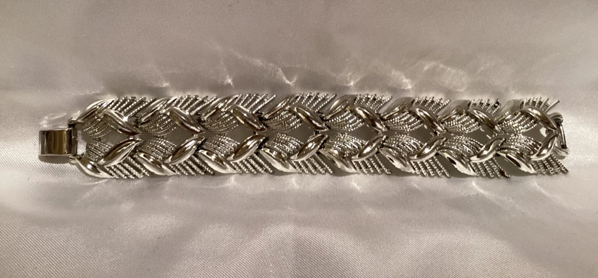 677897_4 677897_4