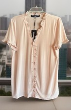 NUEVO CON ETIQUETAS $59 KARL LAGERFELD PARIS Blusa con Volantes Top Perla Botones BLUSH (abrigo Listado