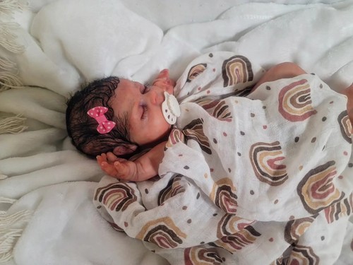 SELTENE SOLE Reborn Baby Puppe Isabella, Nikki Johnston von LUNARLULLABABIES Biracial
