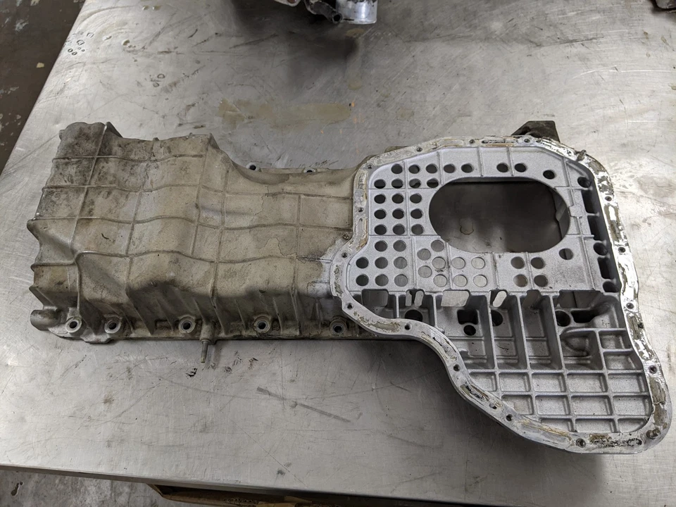 Upper Engine Oil Pan For 01-10 Chevrolet Silverado 2500 HD 6.6 898005231 Diesel - Image 3 of 4