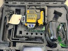 DEWALT DW089LG 12V Green 3-Beam Cross-Line Laser Level Kit, Battery