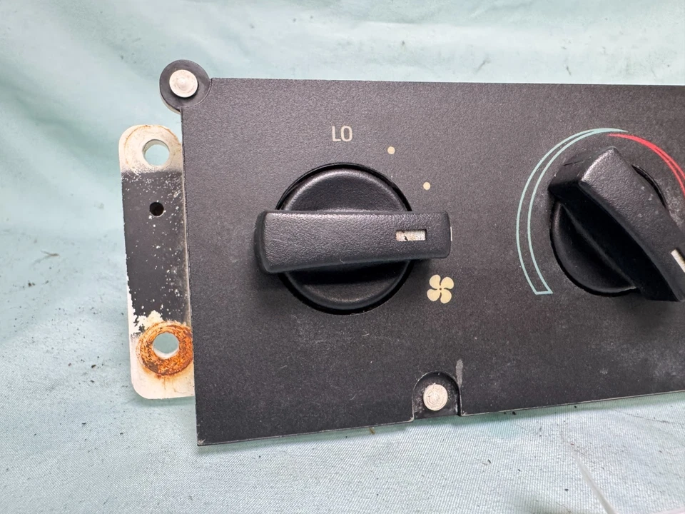 Ford Mustang 1990-1993 aire acondicionado calefacción climatización Foto 3 de 4