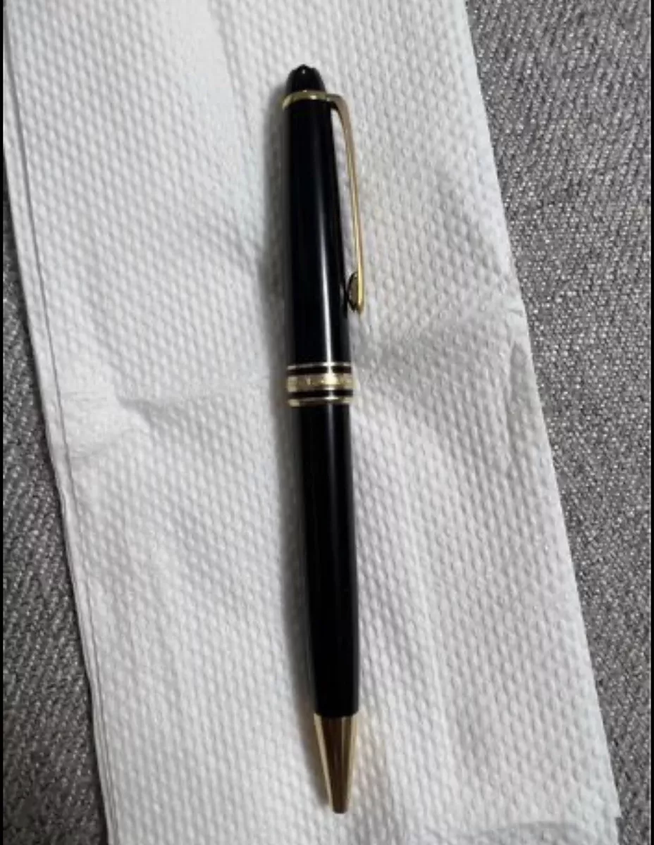 Mount outlet black pen