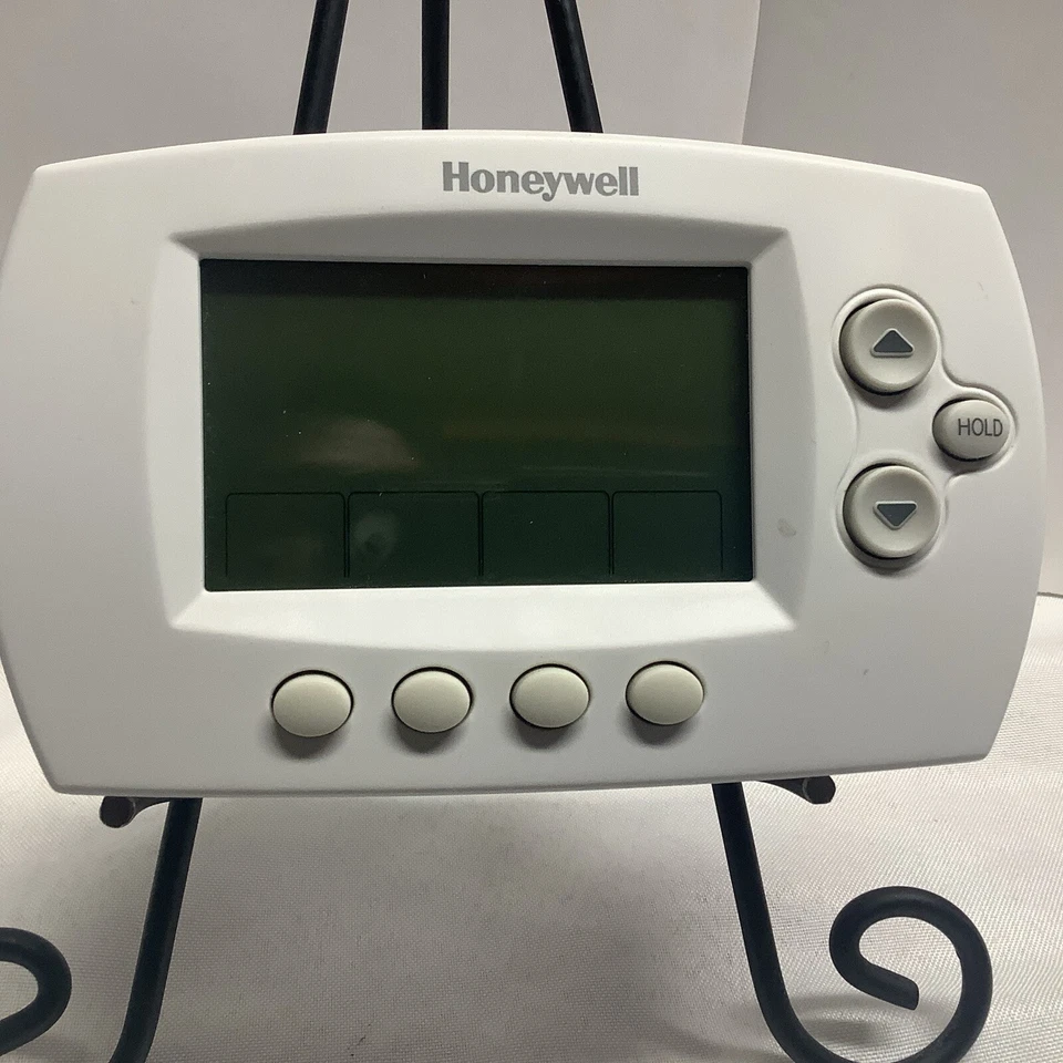 Honeywell Home Wi-Fi 7-Day Programmable Thermostat RTH6580WF1001 - Image 3 of 4