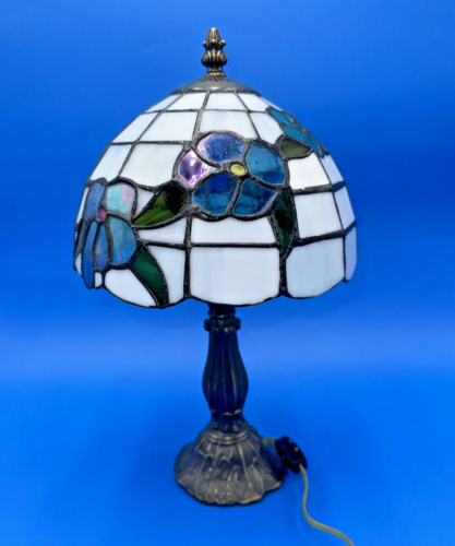 VTG Tiffany Style Table Lamp White Blue Green Stained Glass 13.5" tall Estate - Picture 1 of 16