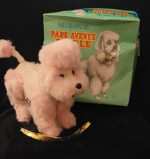 VINTAGE 1950s ALPS MECHANICAL PARK AVENUE POODLE Wind-Up Plush Toy Japan IN BOX