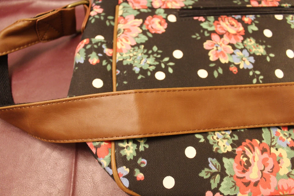 Bolso Miss LuLu 13" Estampado Floral Nuevo sin Etiquetas con Correa para el Hombro Ajustable Foto 4 de 4