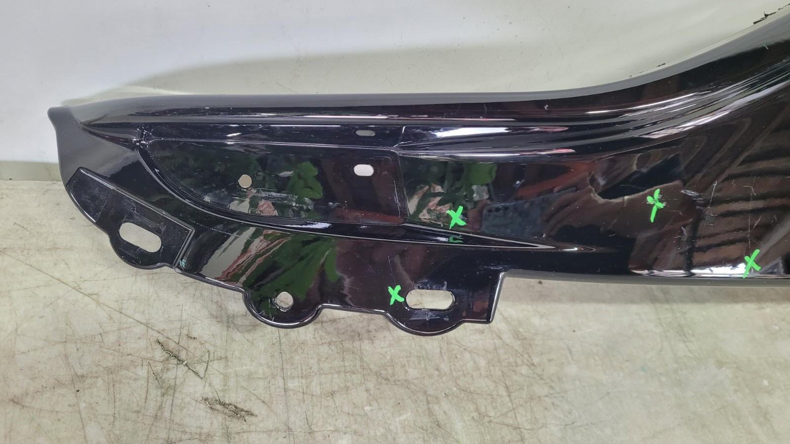 Aston Martin DBX Straight-Six 2021-2024 Rear Lower Bumper