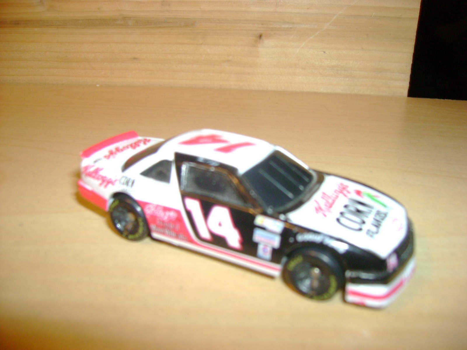 TERRY LABONTE #14 Kellogg’s Black & White 1993 Car Diecast 