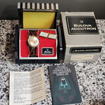 NICE NOS NEW Mint Condition Working 1976 Bulova Accutron 219 w/ Box Papers Tag