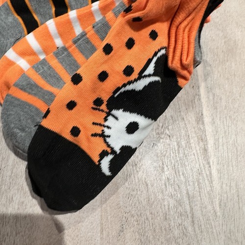 SANRIO HELLO KITTY HALLOWEEN Ladies 10 Pair Of No Show Socks New - Picture 7 of 16