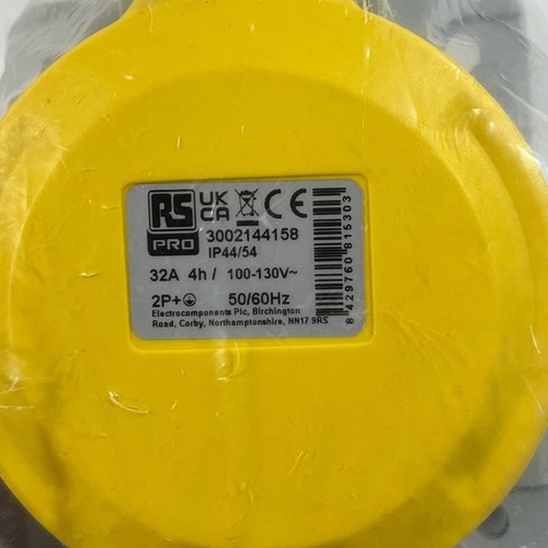 RS PRO IP67 Yellow Panel Mount 2P + E Angled Industrial Power Socket 16 Amp - Picture 4 of 10