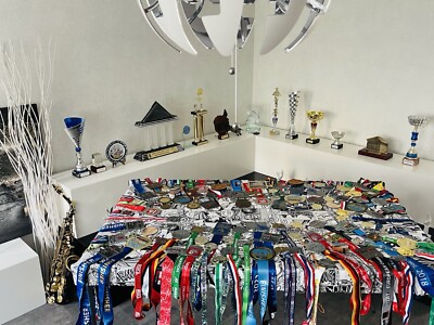 Trophäe, Pokal, Ehrung - Ultramarathon, Marathon, Ironman - Suchen neues Zuhause