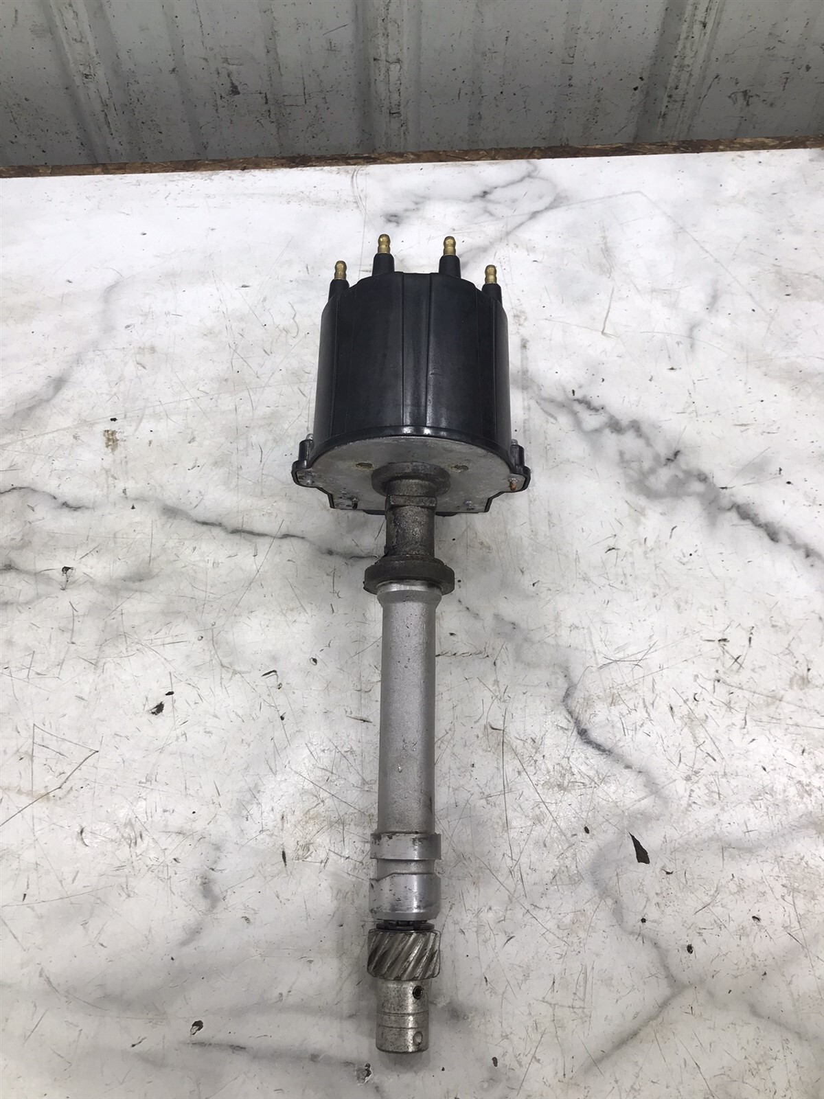 Mercury Marine MerCruiser 7.4 MPI 454 V8 Boat Engine distributor