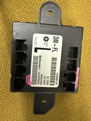   DODGE CHARGER Chrysler 300 OEM Left Door Module P05026611af