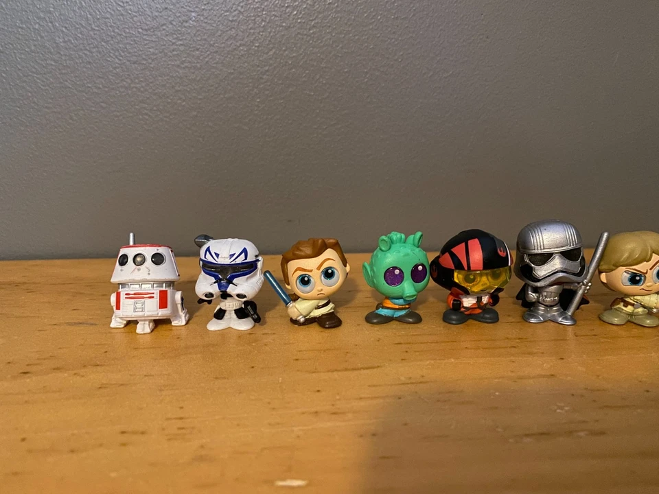 Lote de 16 figuras Star Wars Doorables R5-D4 Rex Greedo Phasma Luke Leia Anakin Foto 2 de 3