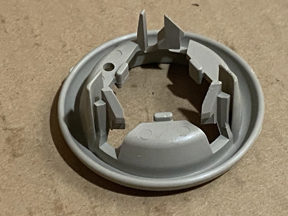 Chevy Malibu 1997-2005 borde de retención bisel clip parasol parasol -- NUEVO GM Foto 3 de 3