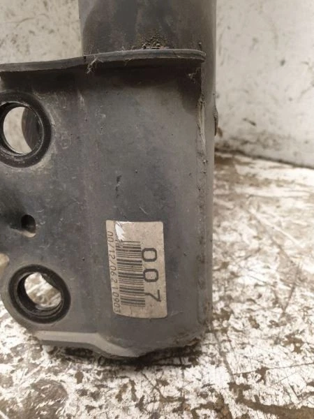 99-03 LEXUS RX300 PUNTAL DELANTERO IZQUIERDO LADO CONDUCTOR Foto 4 de 4