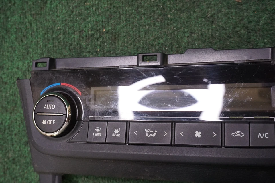 Toyota Corolla 2014 2015 2016 control de aire acondicionado OEM 5590002500 Foto 2 de 4