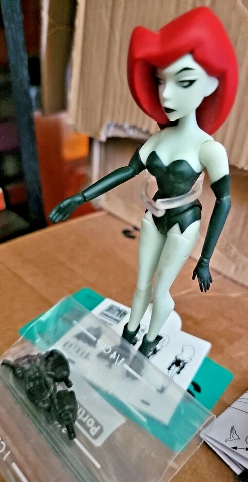 Boneco de ação Batman Adventures animado hera venenosa 5" - Imagem 2 de 3