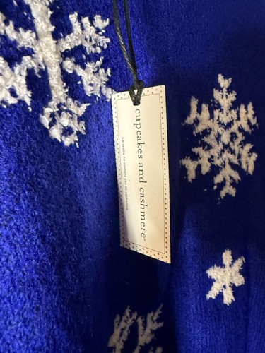 Cupcakes & Cashmere White Snowflake Blue Crew Neck Sweater - Size XL - Picture 3 of 5