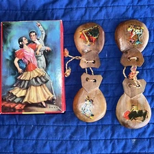 VINTAGE WOODEN CASTANETS IN BOX SET Of 2