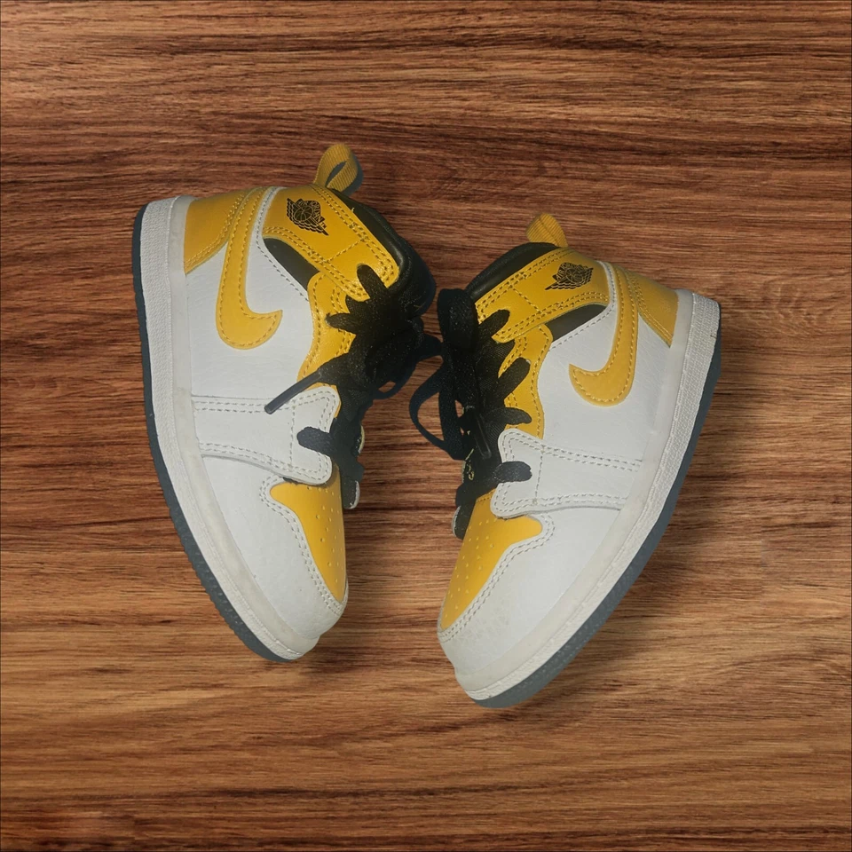 Jordan 1 Mid University Gold (niño pequeño) talla 8c Foto 2 de 4