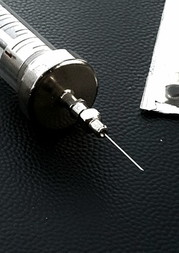 medical syringe 5ml. syringe,glass of the ussr,home decor,old pharmacy,things - Picture 7 of 7