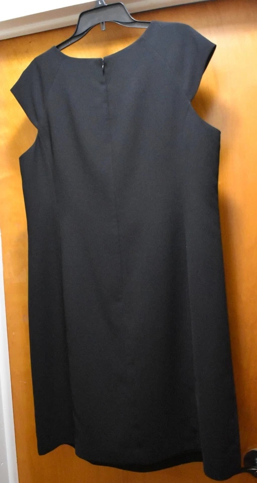 JONES STUDIO Basic Black Dress Sheath lined cap sleeve Size 16W work wedding - Image 2 of 3