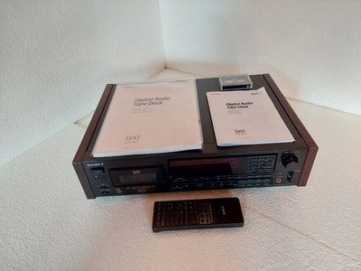 Sony DTC 55ES High-End DAT Kassetten Deck , schwarz/holz