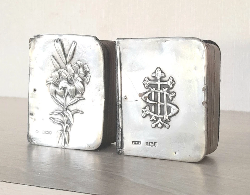 ANTIQUE MINIATURE HALLMARKED SILVER BOOKS, COMMON PRAYER & HYMNS, c1900 - Image 3 of 4