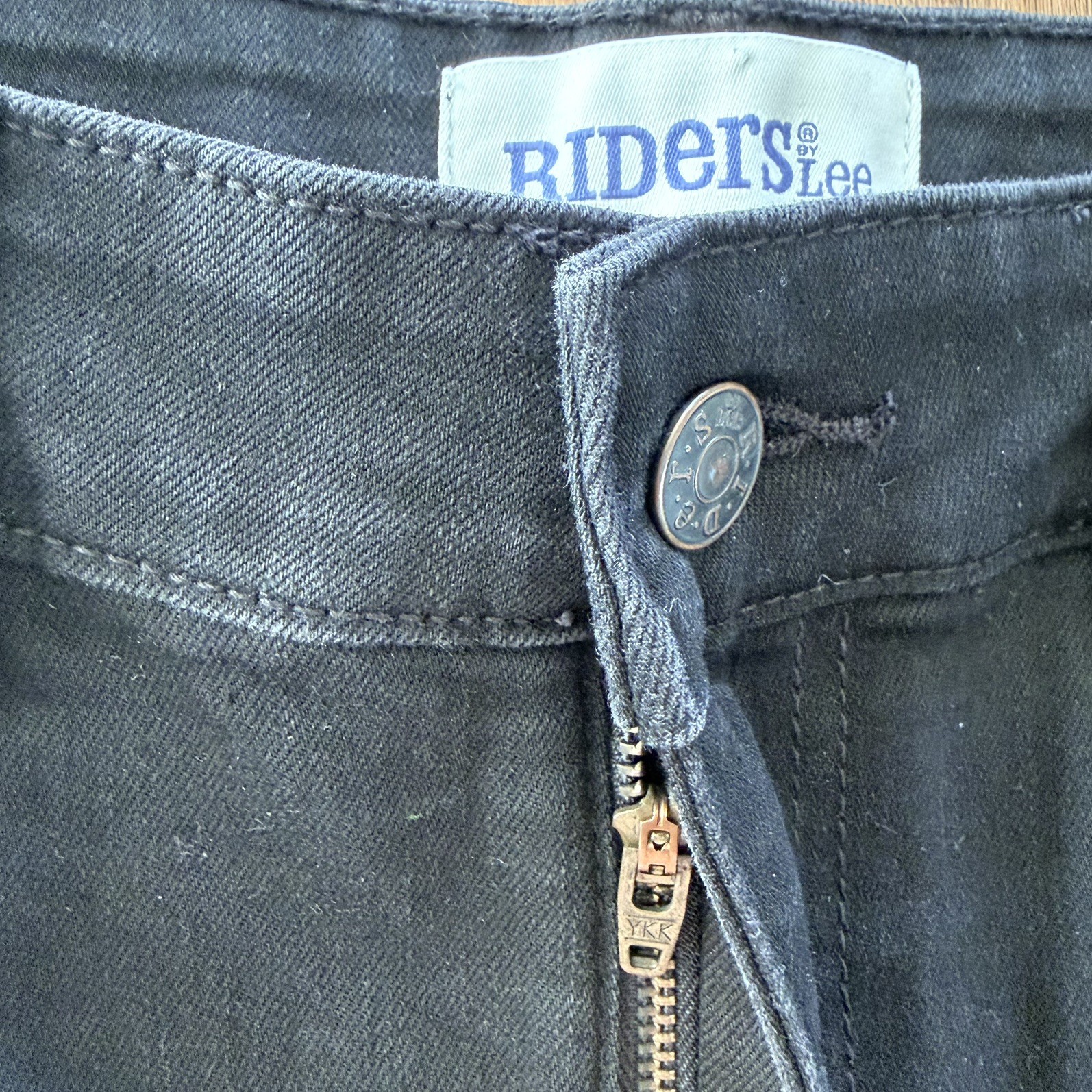 Riders By Lee R2 Slim Mens Jeans Custom Destruct Size 30W BNWT RRP $109.95 Black image 8