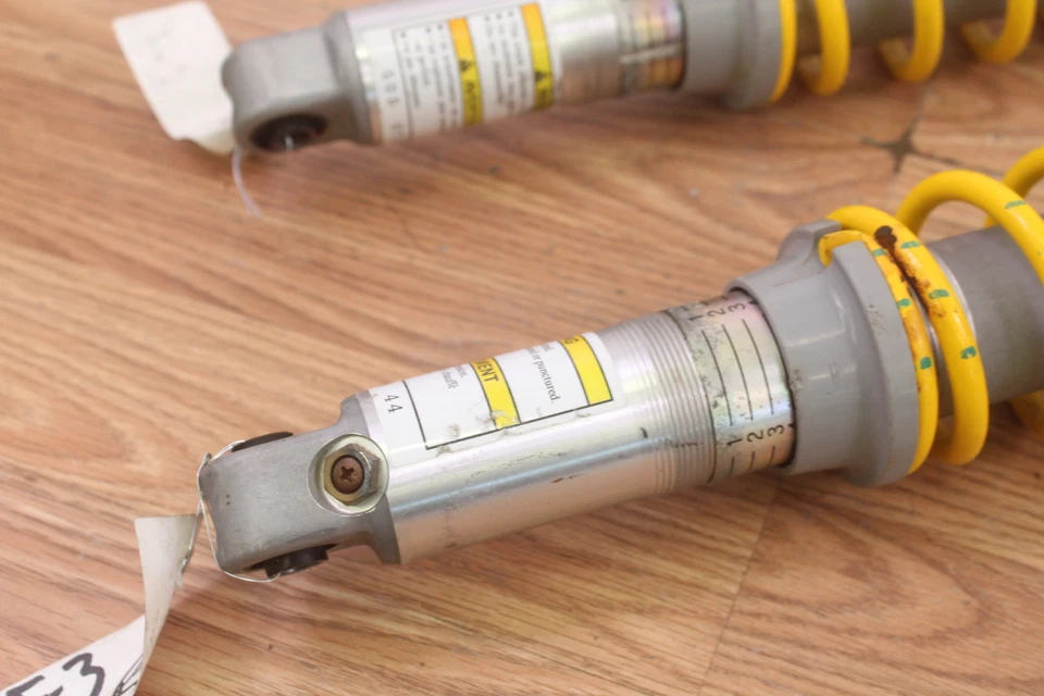 Amortiguadores delanteros izquierdo y derecho Ski-Doo Summit 800 X 2005 17 pulgadas - par Foto 2 de 4