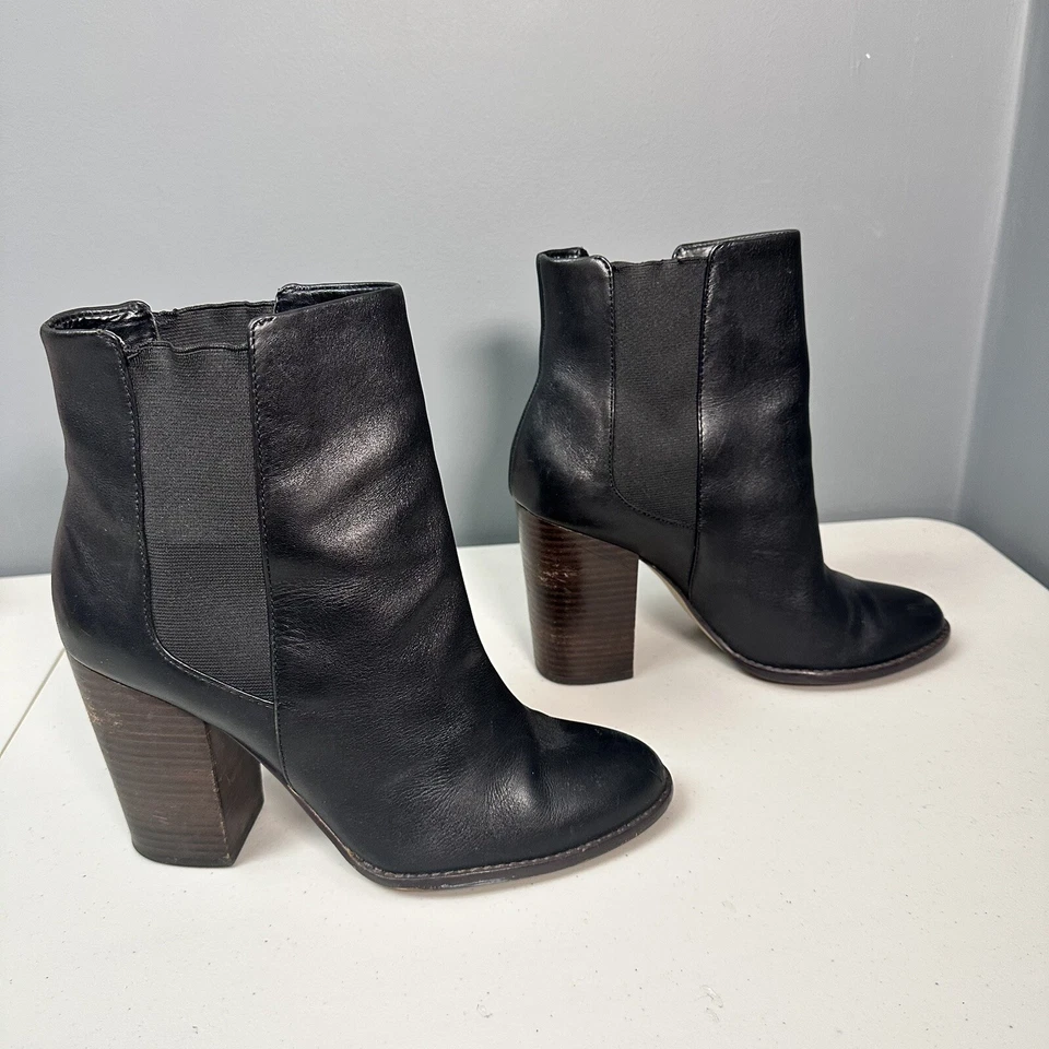 Botas de tornozelo femininas Banana Republic 9 M couro preto salto bloco botas puxar - Imagem 2 de 4